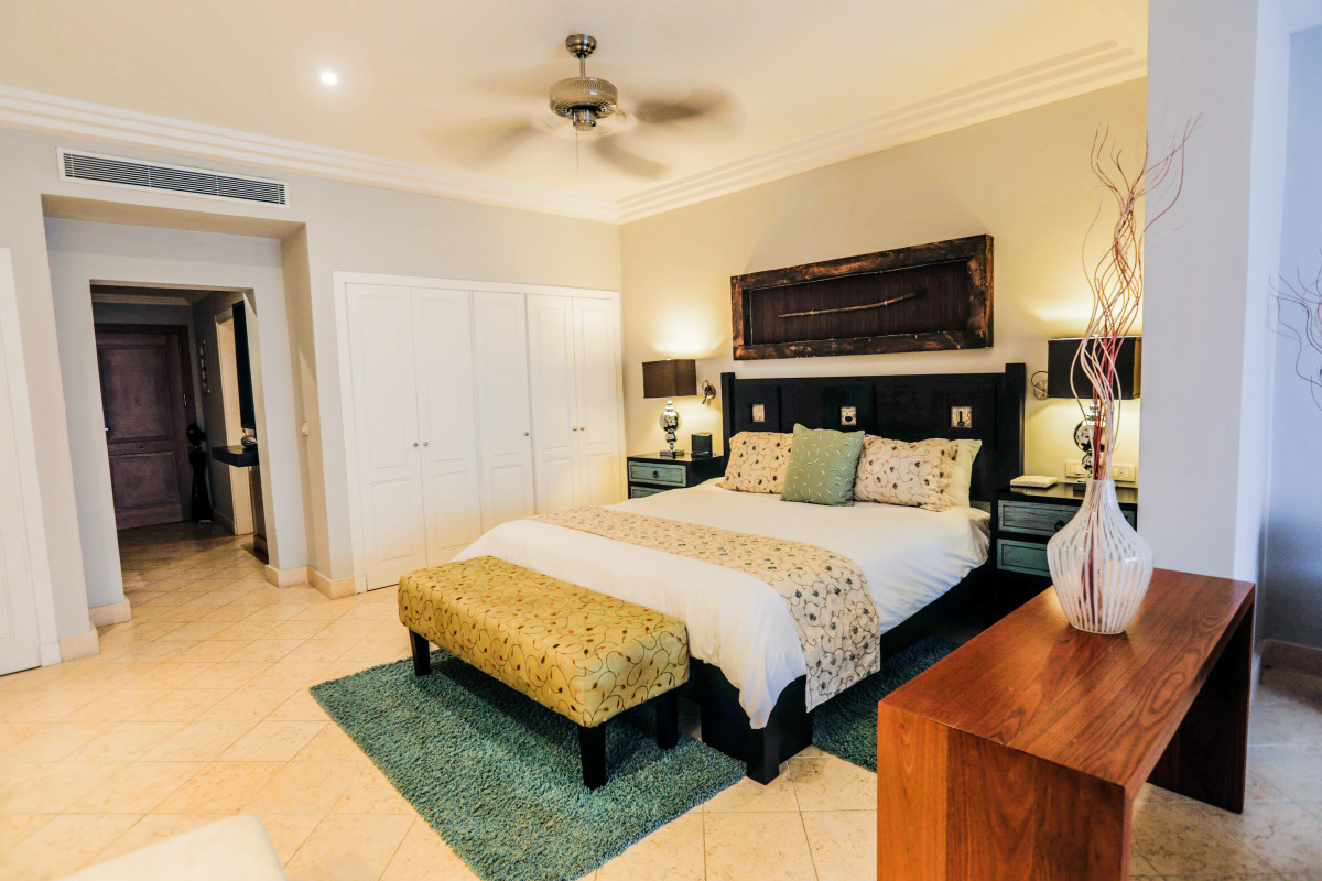 SI Resorts room